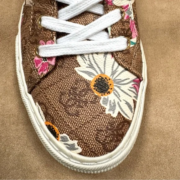 GUESS GW Loven 3 Brown Floral Logo Sneakers 8.5 EUC Shoes Designer Look - Picture 4 of 10